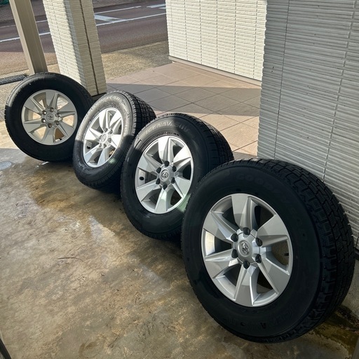 ランドクルーザープラドスタッドレス4本セット純正ホイール