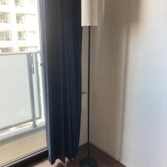 美品 フロアランプ スタンドライト ブラック リモコン付きの画像