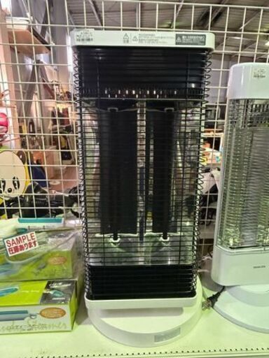 ハロゲンヒーター　ダイキン　CER11YS-W　2022年製　ホワイト