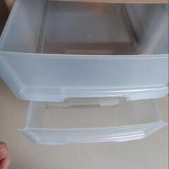 プラスチック収納棚の画像