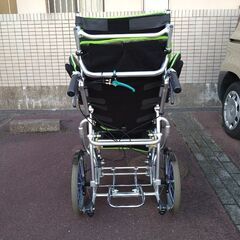 〈値下げしました〉車いす　車椅子　リクライニング　ミキ　ネクストローラーシルバーパッケージⅡ 転倒防止バー　テーブル　取り扱い説明書お付けしますの画像