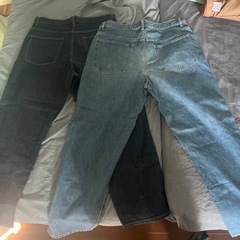 ユニクロのワイドデニムの画像