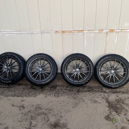 スタッドレスタイヤ（ホイール付き）