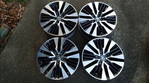 アルファード３０系  新車外しホイルになります。