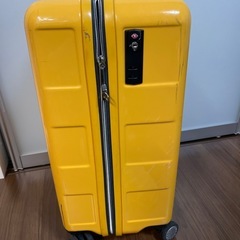 持ち手が壊れたキャリーケースの画像