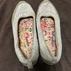 スケッチャーズ　24.5