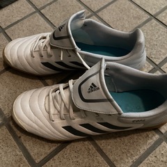 adidasシューズの画像