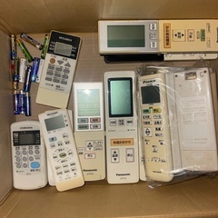 エアコン用リモコン　各1000円
