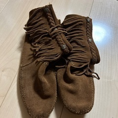 ミネトンカブーツ25cm