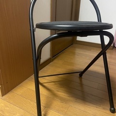 畳めるパイプ丸椅子の画像