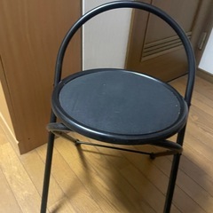 畳めるパイプ丸椅子