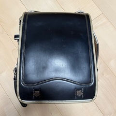 ランドセル　黒　金縁