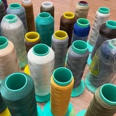 ミシン糸　新品、中古40本まとめての画像