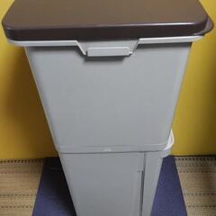すっきりスリム 2段型 ゴミ箱 サイドフック付 キャスター付の画像