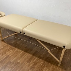 施術ベッドの画像