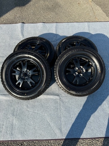 思い切って値引しました。トヨタ プリウス用スタッドレス純正 15インチ アルミホイール 黒 4本 付き(セット)