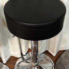 昇降丸椅子(黒、白)の画像