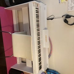 電子ピアノの画像