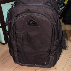 21日、本日限定！使用感あり！クイックシルバーキャリーリュックの画像