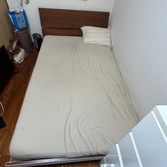 セミダブルベッド
