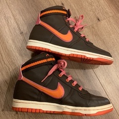 NIKE スニーカー　23センチ　ブラウンの画像