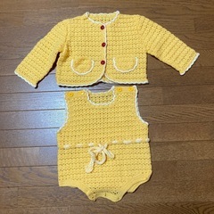  【引き取りに来てくださったら無料】ベビーカーディガン&ロンパースの画像