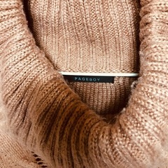 タートルネック ニットセーターの画像