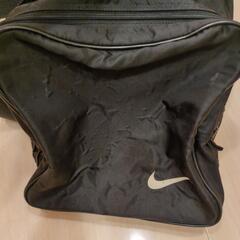 （受け渡し者決定）NIKEボストンバッグ　空手の防具入れなどに。の画像