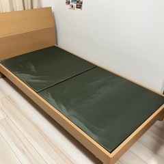 シングルベッドフレームの画像