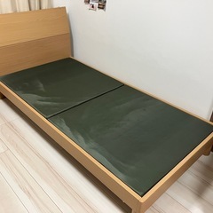 シングルベッドフレームの画像