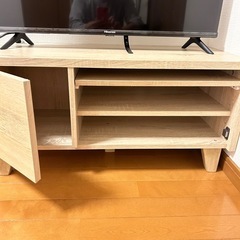 ハイセンス32型テレビ・テレビボードの画像