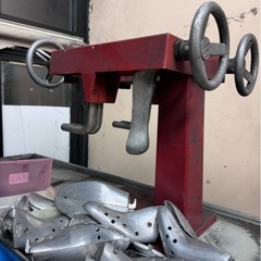 靴広げるマシンの画像