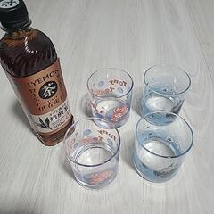 ワンピースのガラス製の小物入れ？