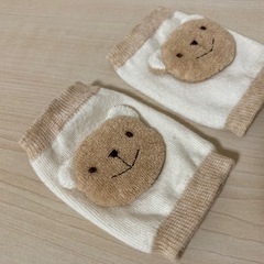 怪獣さんの靴下とベビー膝パット☺︎の画像
