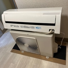 再度値下げしました！！激安！設置代込み！6畳用！東芝RAS-221M（W）2018年製の画像