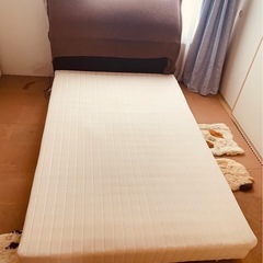 カモミール　セミダブルベッドフレーム　ホテルベッド　ダブルクッション