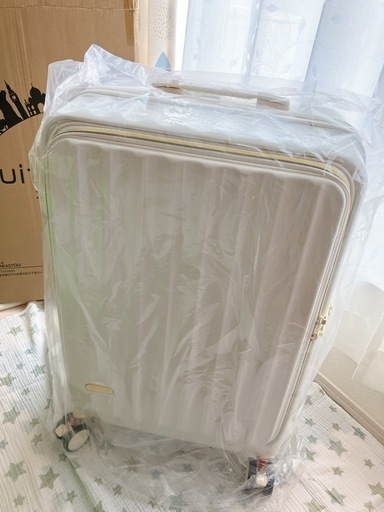 《新品》６１L キャリーバッグ スーツケース カップホルダー フロントオープン 充電 USB付　受渡場所変更相談可能