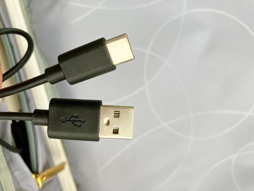 《新品》６１L キャリーバッグ スーツケース カップホルダー フロントオープン 充電 USB付　受渡場所変更相談可能