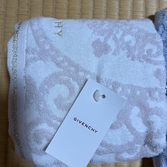 ジバンシィハンドタオル2枚組み