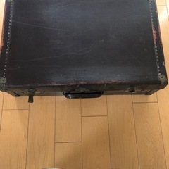 値下げしました！スーツケースの画像