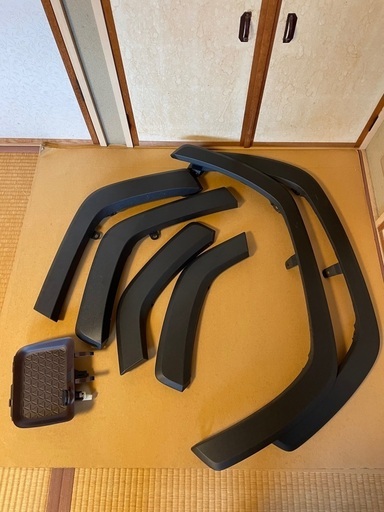 ＲＡＶ4フェンダーモール
