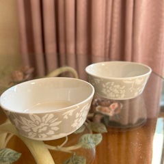 グラタン皿　小鉢　花柄　２枚セット 径11×高さ4センチ