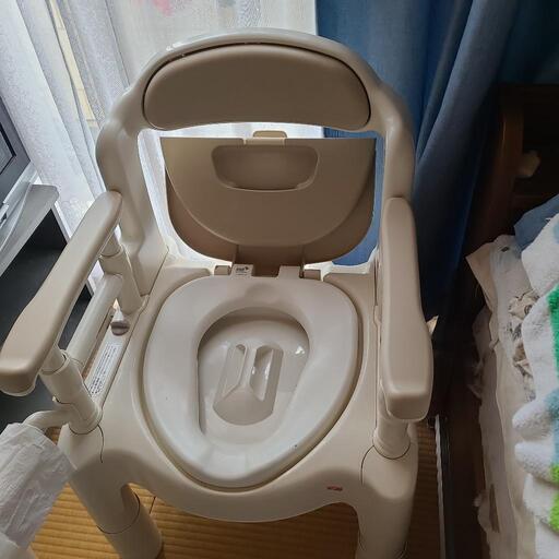 ポータブルトイレ