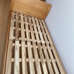 シングルベッド、未使用品のマットレス付きの画像