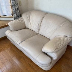 処分します！2人掛けソファー　破れありです！