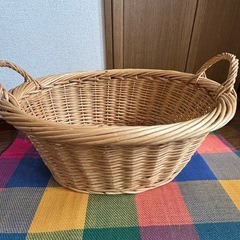 大きな籐カゴ