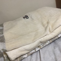 ☺️毛布　S 140✖️200cm  アイボリ　Giovanni. Galette ITALYの画像
