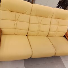 ★ジモティ割あり★  3人掛けソファー イエロー系 H85×D6...