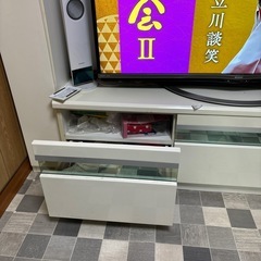 ホワイトテレビ台の画像
