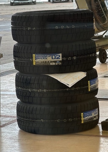 ほぼ新品スタッドレス17インチ